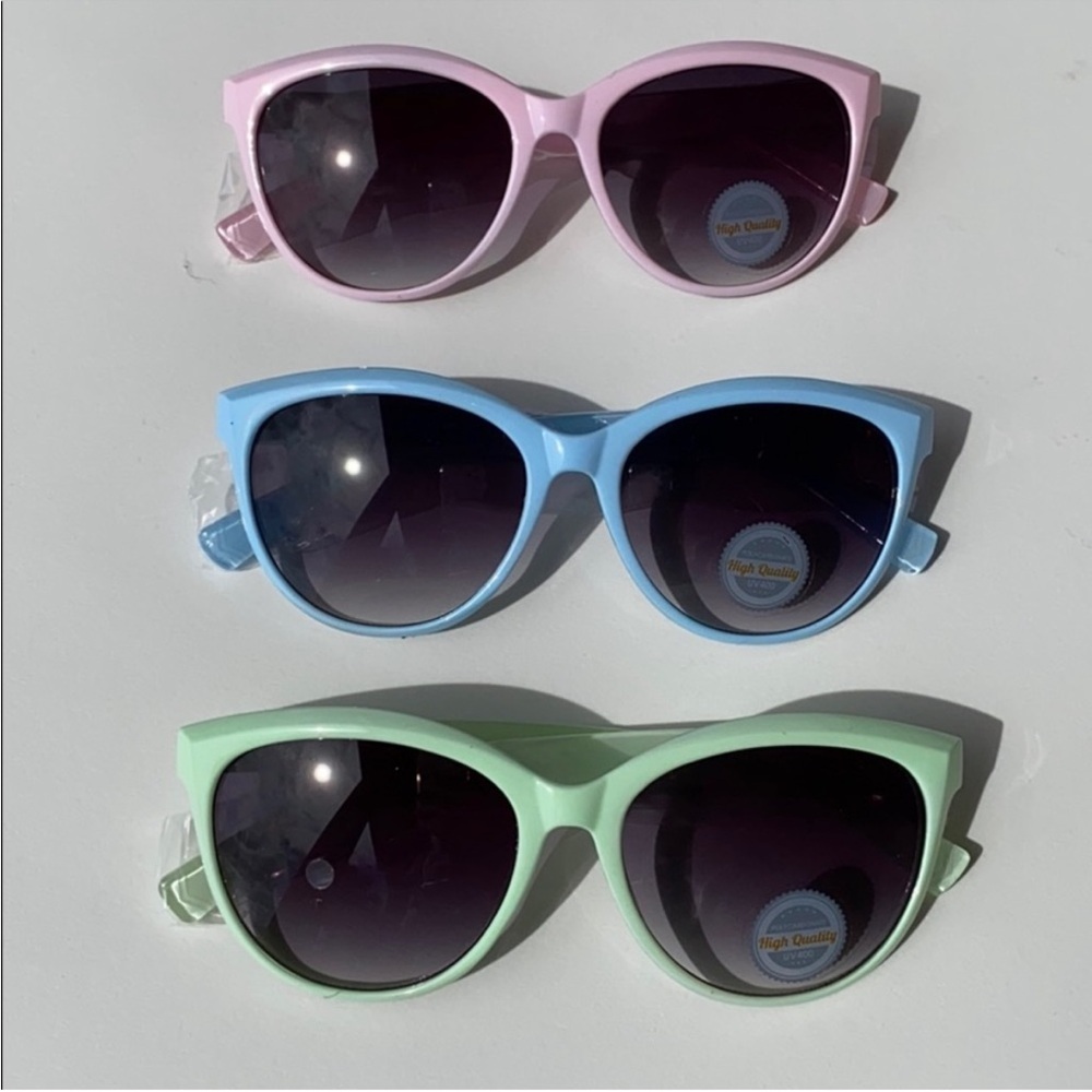 Sunglasses - No Brand Fun Sunglasses in Pastel Colors - Picture 2 of 3